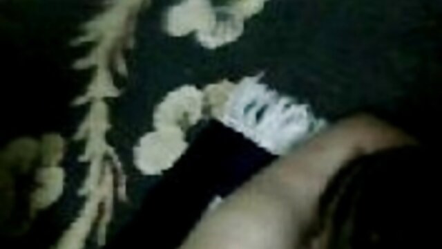 Sono seduto sulle mie mani . video porno amatoriali gratis su amaporn