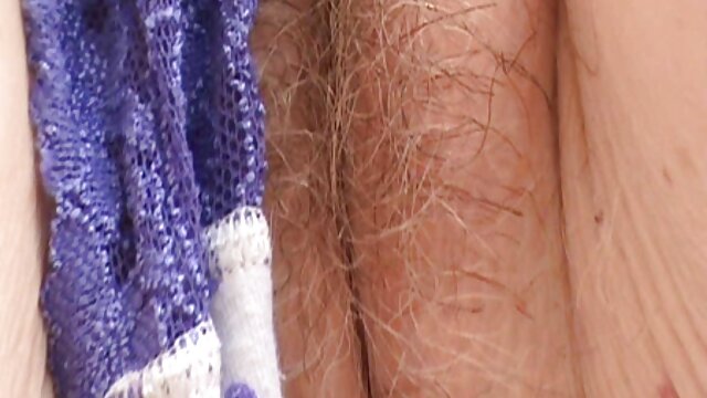 Jamal con le gambe lunghe ha deciso di andare amatoriali fatti in casa italiani a piedi nudi al centro